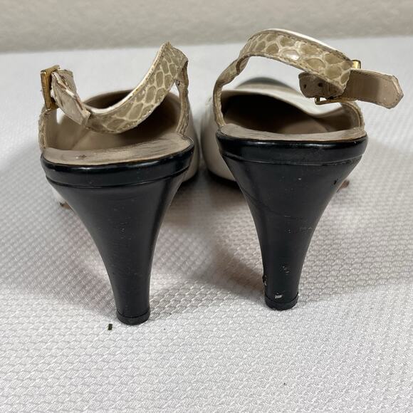 Vintage Salvatore Ferragamo White and Black Slingback Heels. Size 5 B - Picture 6 of 13